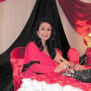 Meet your Posher, Nesreen